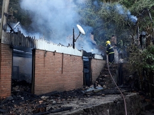 01-AA 261218 INCENDIO EM PORTO MAUA