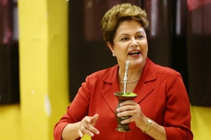 DILMA COM A CUIA