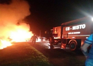 30 de junho- carro de hz queimando na 472